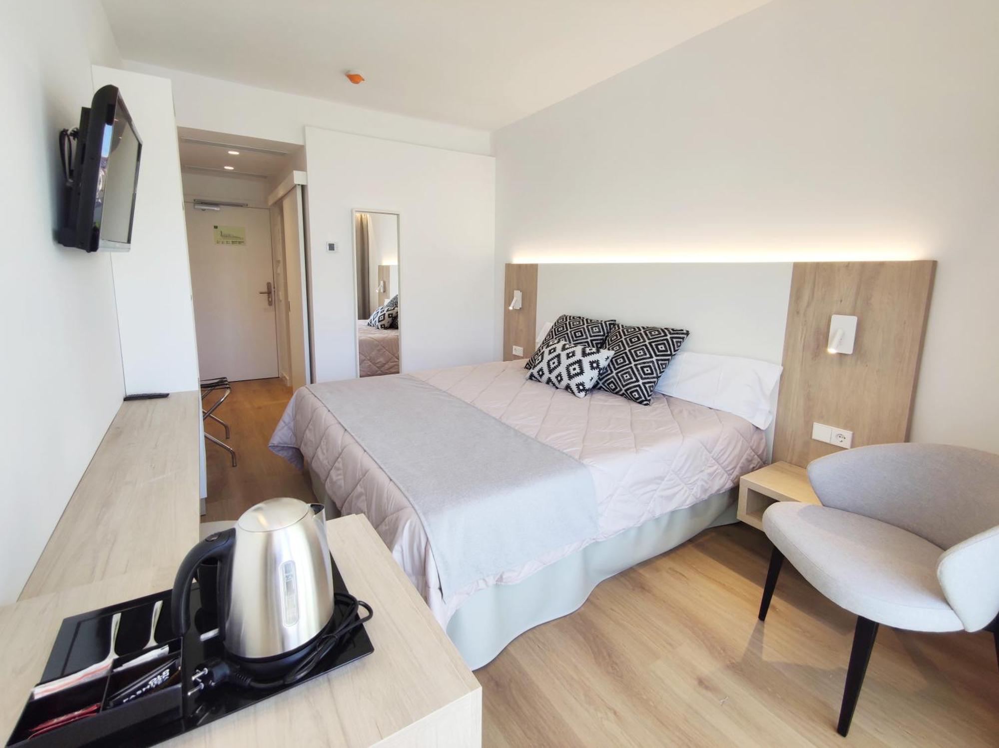 Flacalco Hotel & Apartments Кала Ратьяда Экстерьер фото
